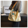 Sac à bandoulière en toile 41x34x11cm Kaki - Élégance et Praticité pour un Look Décontracté